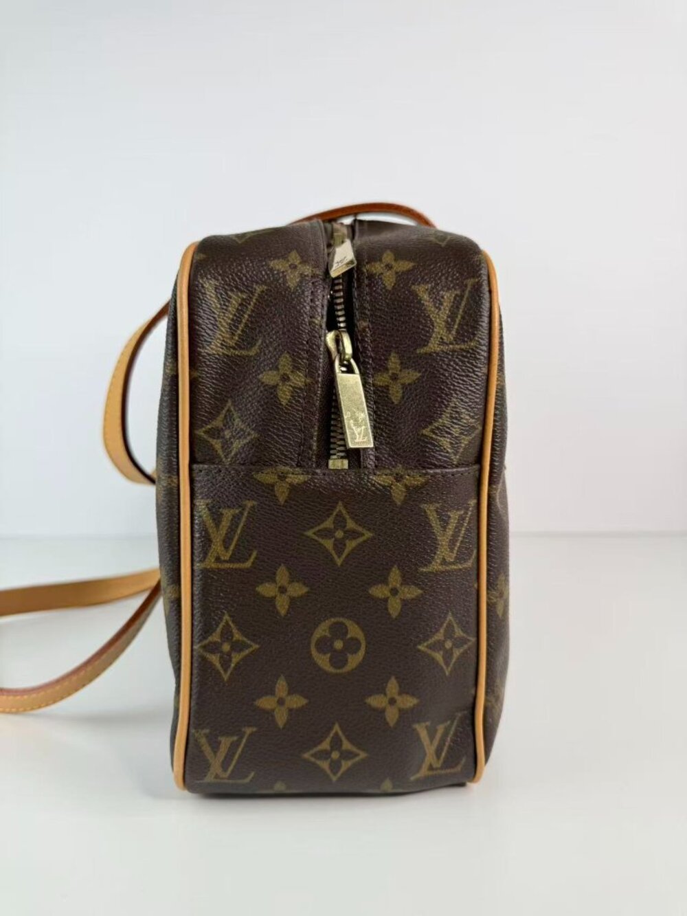 louis vuitton cite handbag monogram canvas - Picture 5 of 13